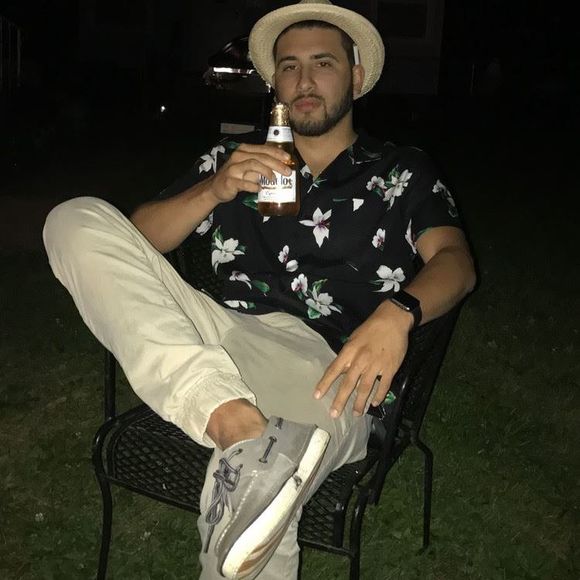 Meet your Posher, Alex - Picture 1 of 1